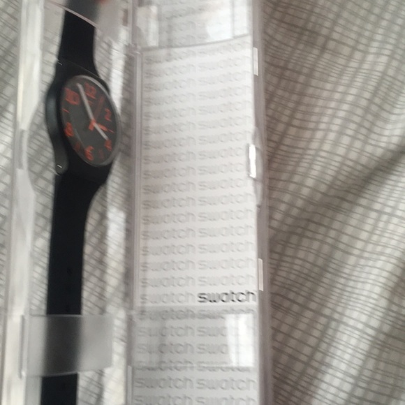 I am selling a very good Swatch Watch. - Picture 3 of 7